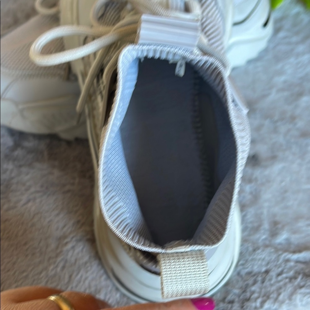 White High-Top Athletic Shoes with Chunky Sole - Picture 5 of 6